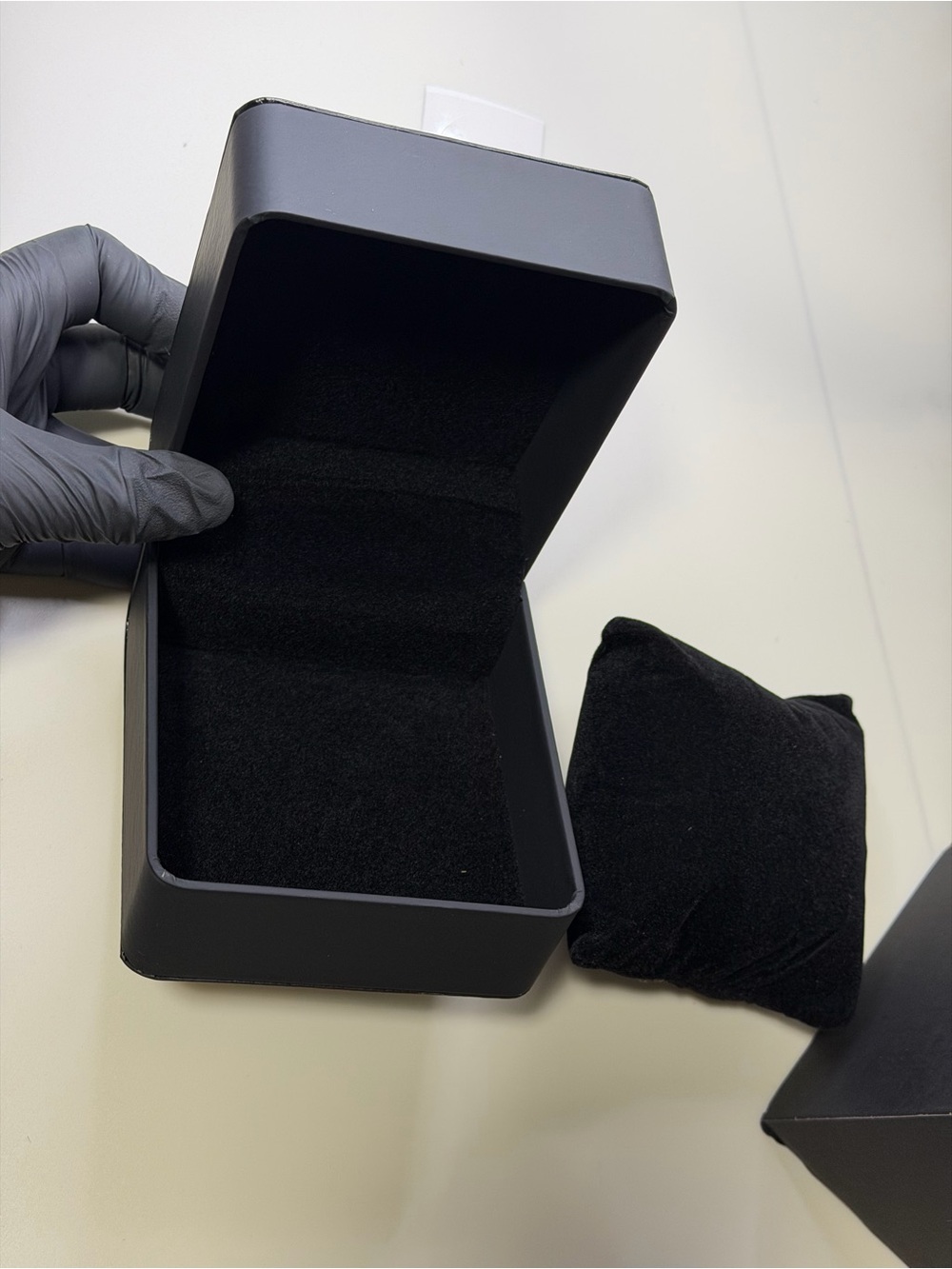 Black Leather Individual Luxury Watch Box (Watch not included)